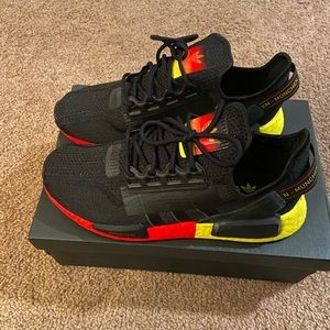 Adidas NMD_R1.V2